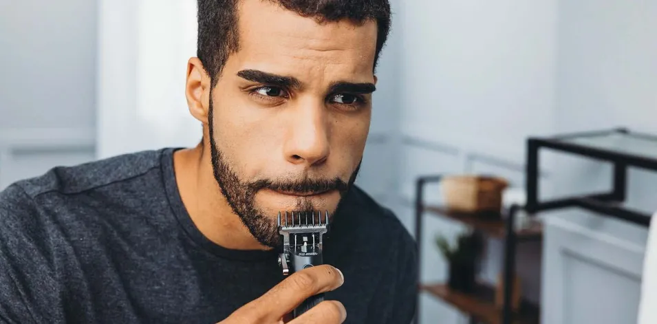 Traditional straight razor grooming technique