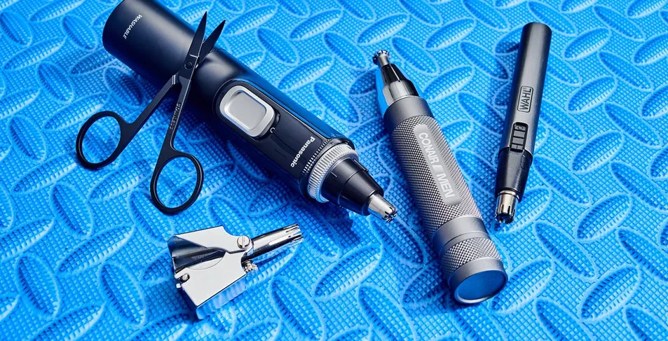 Various straight razors and safety razors